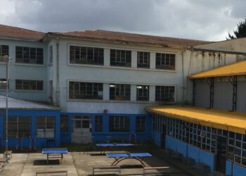 MUNICIPIO CAMBIÓ VENTANALES Y MEJORÓ GIMNASIO DEL LICEO COMERCIAL.