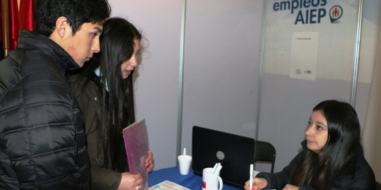 FERIA “EXPO EMPLEOS” QUE ORGANIZA AIEP CON APOYO MUNICIPAL SE REALIZARÁ ONLINE .