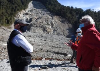 Visitan avance de importantes obras de conectividad para la provincia de Palena.
