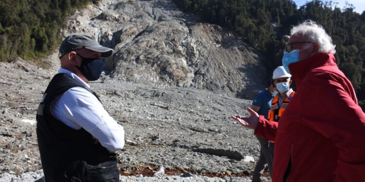 Visitan avance de importantes obras de conectividad para la provincia de Palena.