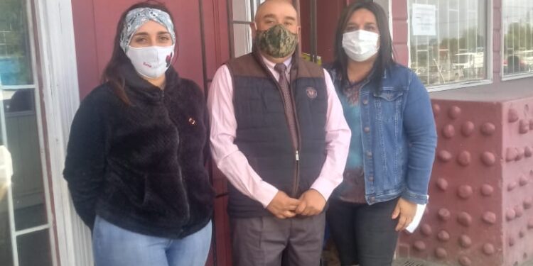 #Puyehue: Ministro Felipe Ward firmo decreto de adjudicación de los subsidios al comité de viviendas Renacer.