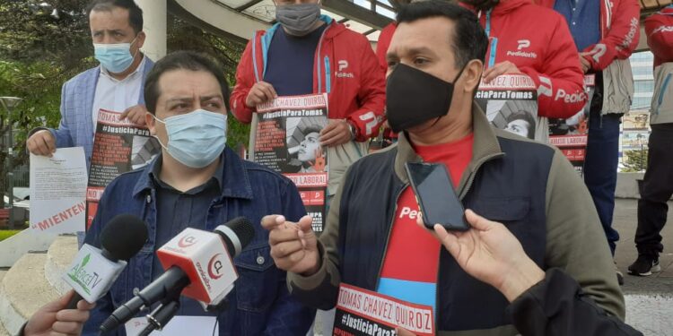 Exigen a empresa PedidosYa asumir sus responsabilidades laborales con repartidores.