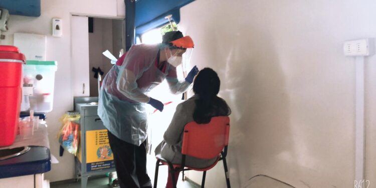 Desarrollan testeos covid-19 masivos en poblaciones y Ferias Libres de en Osorno