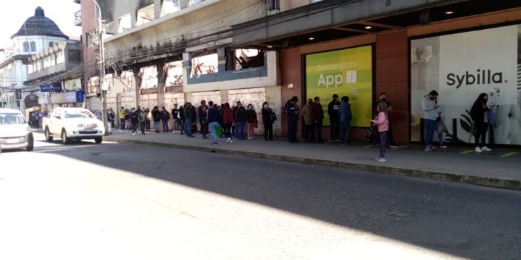 #Osorno: Importante cantidad de personas en el centro de la ciudad.