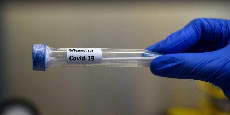 Medicamento experimental contra el covid-19 que se usó con Donald Trump es aprobado para distribución masiva