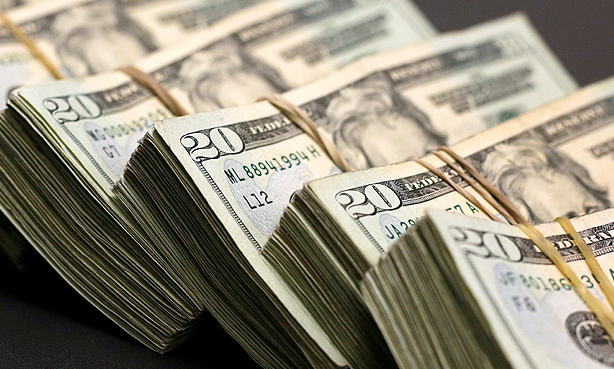 Perú: Dólar se dispara en medio de incertidumbre política y se cotiza en su máximo histórico