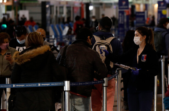 Minsal justifica decisión de abrir fronteras ante recomendación de expertos y defiende estrategia