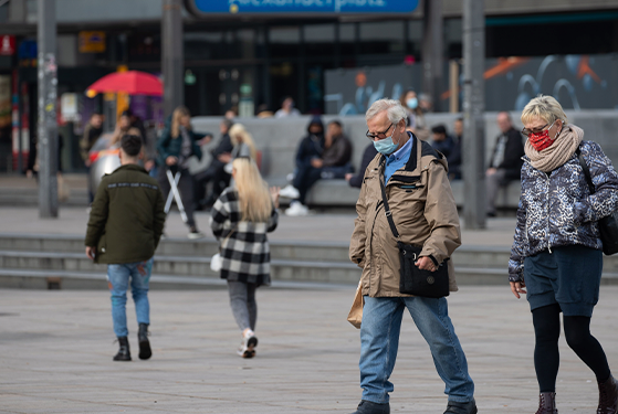 Alemania vuelve a registrar 14 mil contagios diarios y Merkel se muestra «impaciente» por medidas más restrictivas
