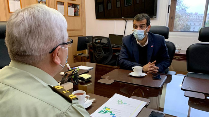 Delgado tras reunión con Yáñez: Adelanta mucho trabajo en «terreno» y «en conjunto» y asegura que general está «muy motivado»