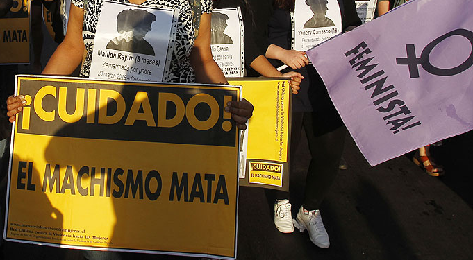 Ocho de cada 10 mujeres que denuncian violencia de género tiene una mala percepción de la respuesta de Carabineros