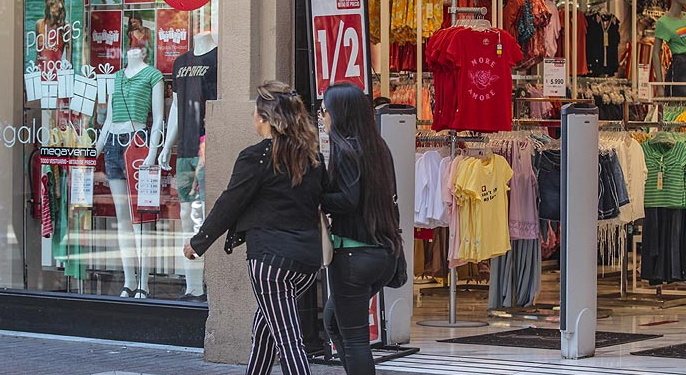 Ventas presenciales del comercio minorista en la RM se disparan en octubre tras siete meses de caídas