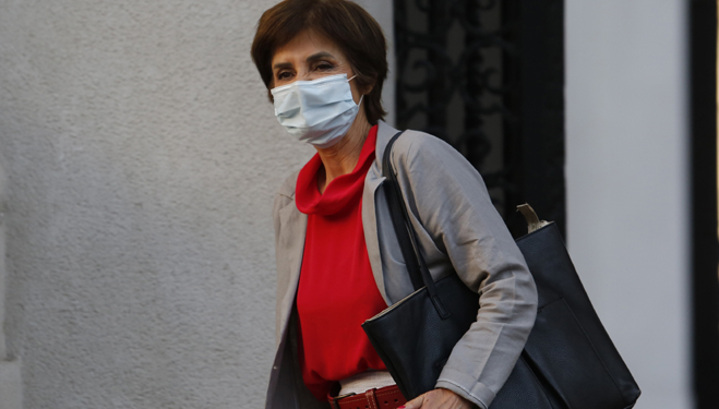 Daza anuncia «PCR aleatorios» en aeropuerto e informa de 48 extranjeros devueltos por no cumplir requisitos de ingreso