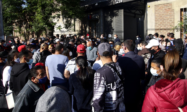 Migrantes saturan Extranjería: Interior desmiente regularización y advierte sanciones por mal uso de solicitud de refugio