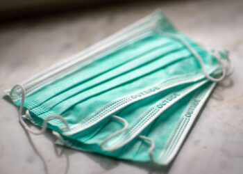 Para imitar: España baja impuesto de mascarillas del 21 al 4%