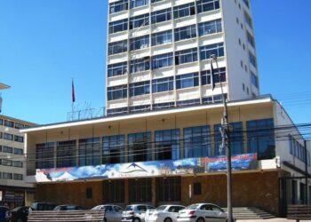 Municipio de Osorno se querellará contra autores de agresión a una doctora y a guardia de seguridad