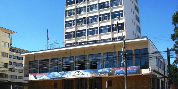 Municipio de Osorno se querellará contra autores de agresión a una doctora y a guardia de seguridad