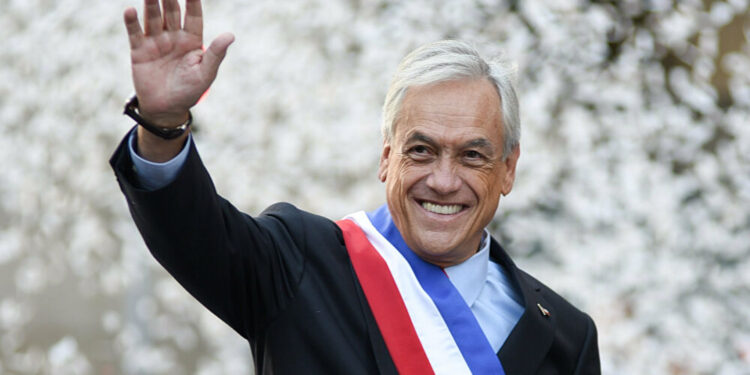 Cadem: Aprobación a la gestión de Piñera llegó a 13%, la cifra más baja desde julio