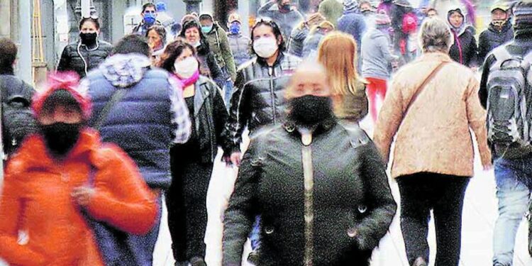 Región Metropolitana vive jornada en cuarentena con más de ocho millones de habitantes bajo confinamiento
