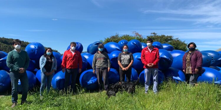 Entregan más de nueve mil boyas a 115 productores de Choritos de Los Lagos
