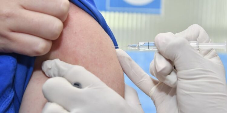 Laboratorio Chino-Canadiense aplicará vacuna en Osorno hay 200 inscritos