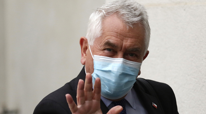 Paris coincide con Mañalich y dice que antes del 30 de junio «no vamos a tener vacunada al 80% de la población»