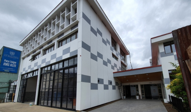 Con el fin de resguardar las nuevas instalaciones municipio entregó las llaves de cuartel general, cuarta y quinta compañías a bomberos de Osorno