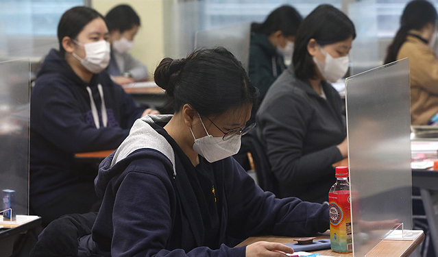 El operativo sin precedentes de Corea del Sur para celebrar examen de admisión universitaria en medio de la pandemia