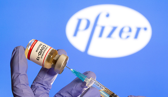 Gobierno de EE.UU. afirma que aprobación de vacuna de Pfizer es inminente: Inoculaciones comenzarían el lunes o martes