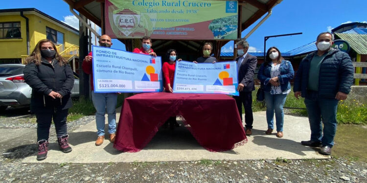 Entregaron 420 millones para Infraestructura de Comunidades Educativas.