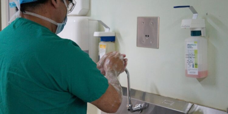 Hospital de Osorno suspende atención abierta y cirugías electivas durante Cuarentena