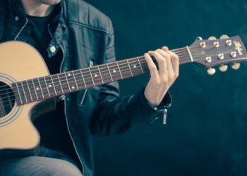 Gobierno da un paso atrás: Quita prohibición de emitir música en bares