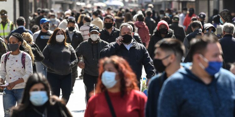CADEM: A un 59% de los chilenos no le preocupa el contagio del Covid-19