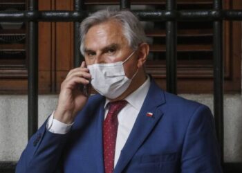 Senador Moreira exige mayor celeridad en la vacunación del personal de salud de la región