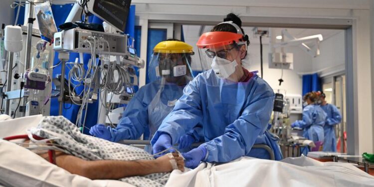 Seremi de Salud del Maule confirma dos nuevos casos de la variante británica