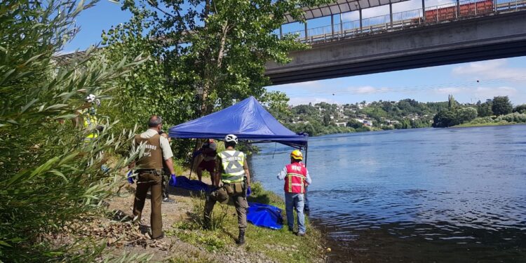 Encuentran cuerpo de mujer en el río Rahue