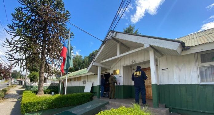 Delincuentes atacaron violentamente un cuartel de Carabineros y Fiscalía en Panguipulli