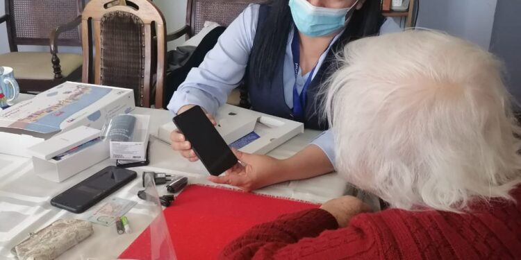 Más de 700 adultos mayores de Osorno recibirán beneficios de campaña solidaria “Vamos Chilenos”