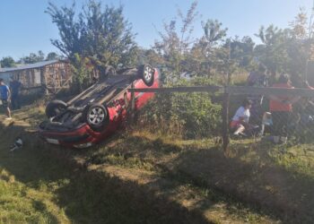 Conductora salvó milagrosamente tras volcamiento en la Ruta U-55 a Puerto Octay