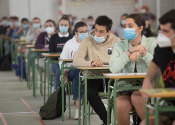 Solo un 9% aprueba el regreso a clases presenciales en marzo según Cadem