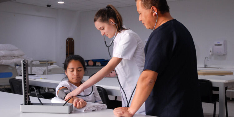 Estudio a pacientes con covid-19 busca predecir tipos de síntomas de quienes serán nuevos contagios