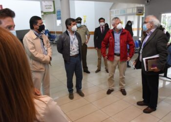 Autoridades supervisaron Cesfam Marcelo Lopetegui en Osorno uno de los centros de vacunación para este miércoles