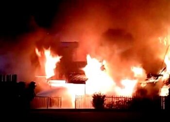 Violento incendio dejó a una adulto mayor y su hijo damnificados en Osorno
