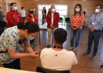 Con 79 Centros de Atención comenzó vacunación contra el covid19 en la región de Los Lagos