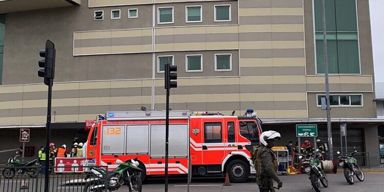 Investigan lanzamiento de bengala desde habitación en residencia sanitaria en Puerto Montt