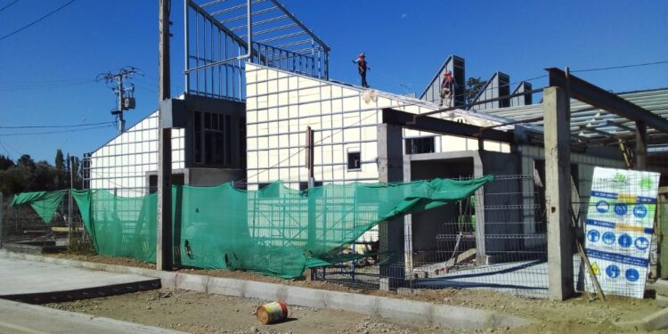 Consejera Barraza destaca el 50% de avance de la Escuela Walterio Mayer de Osorno
