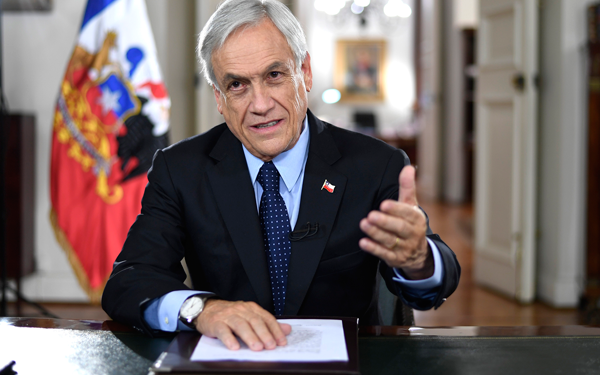 Piñera anuncia que impulsará “Ley Antiterrorista más eficaz” y envía a ministros y jefes policiales a la macrozona