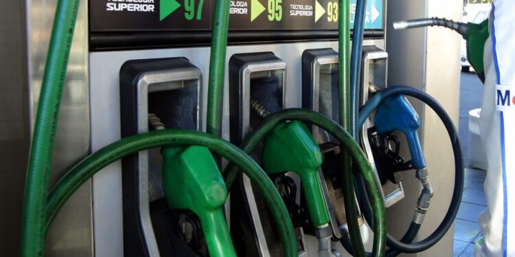 Nueva alza sufren los combustibles Servicentros de Osorno también aumentaron los valores