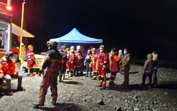 Rescatan a 6 personas desde el Lago Rupanco en Puyehue
