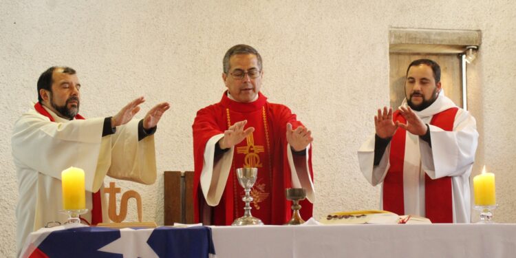 Obispos rechazan medidas que prohíbe asistencia de fieles a las ceremonias religiosas