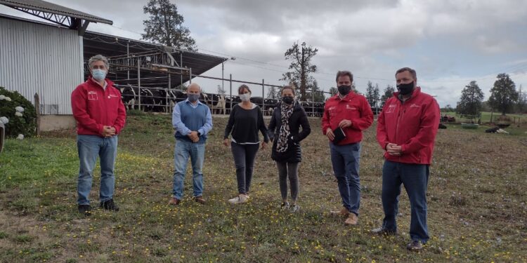 Autoridades destacan ejemplo asociativo de Cooperativa Lechera Regional